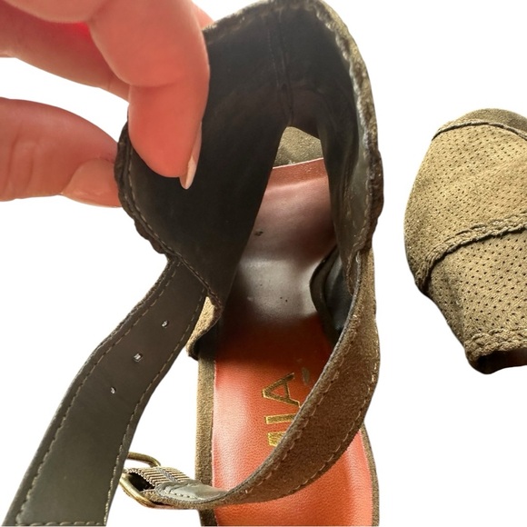 mia green and brown ankle bootie heels new in box - Picture 5 of 5